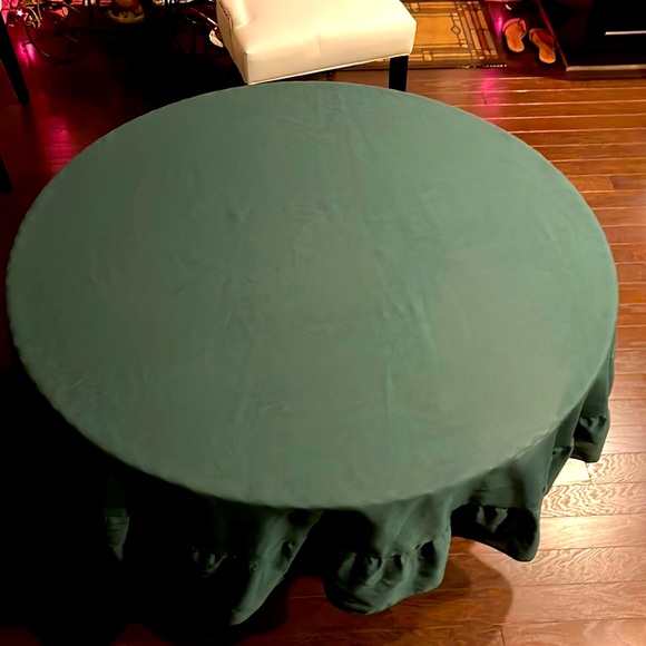 Other - Dark green round ruffle tablecloth